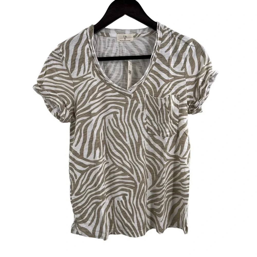 Anthropologie Zebra Print V Neck Pocket Tee New XS‎